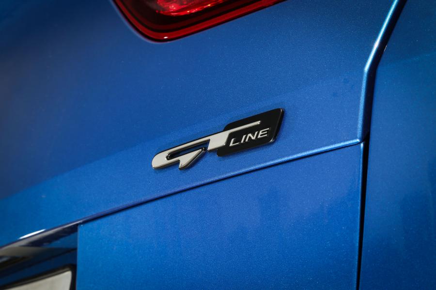 Логотип Kia Ceed GT Line Sportswagon 2018 года  (WW) (фото 25 из 30)